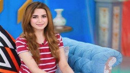 Video: Aima Baig enjoys singing with her super talented fan