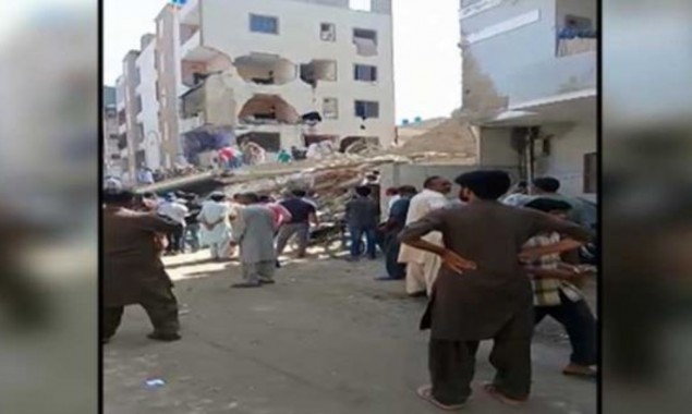 Korangi: Building collapses leaves 1 dead, 7 injured; death toll to rise