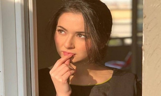 Hania Aamir shares awesome click from her Dubai tour