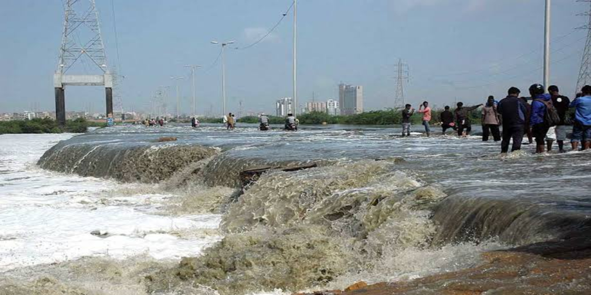 Korangi Causeway closed