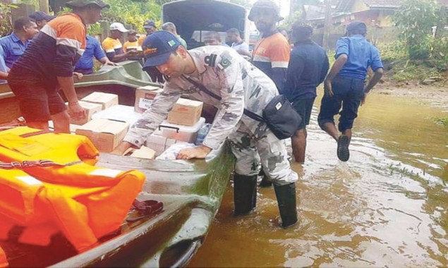 Pakistan Navy continues rescue operation in rain affected areas of Sindh