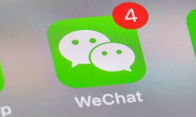 US judge stops ban on WeChat downloads