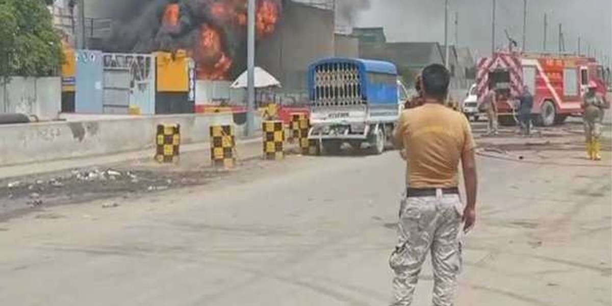 Karachi: 2 kill, 3 injure after fire erupts at Kemari oil terminal