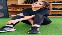 ushna-shahs-latest-pictures-prove-she-is-a-fitness-freak