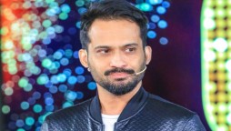 Waqar Zaka challenges TikTokers with through impressive videos