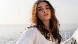 Esra Bilgiç crosses 4 million mark on Instagram