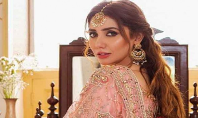 Mahira Khan looks royal in new pictures