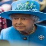 Why Queen Elizabeth is in financial crisis?