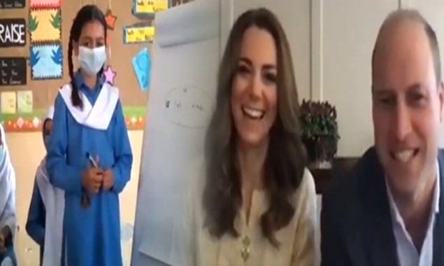 British Royal Couple Play Fun Games with Children At Islamabad Model School