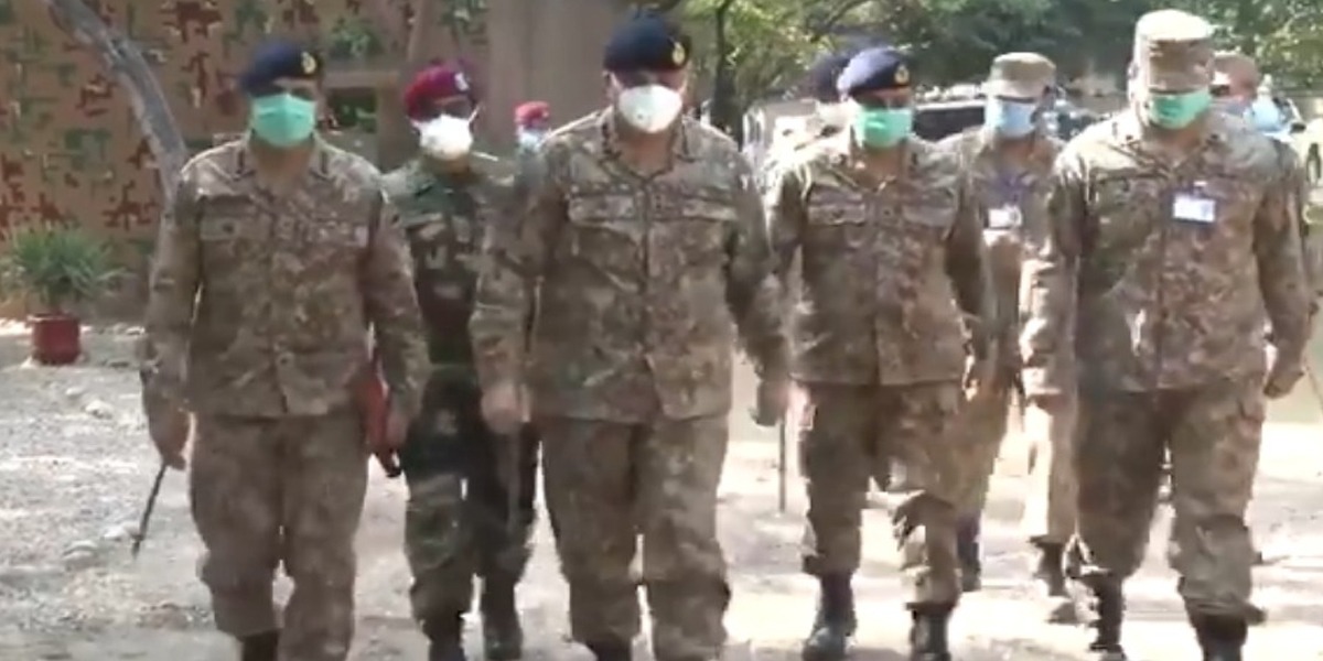 COAS Visits Forward Areas At Chamb Sector Along LoC