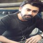 Farhan Saeed appreciates Naseeb Jamal for training daughters to be electricians