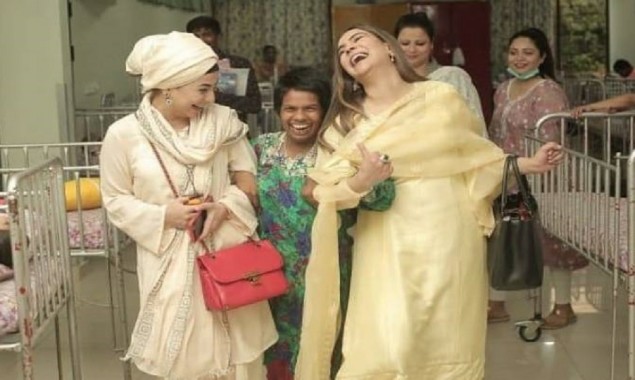 Humaima Malick, Dua Malik visit an orphanage