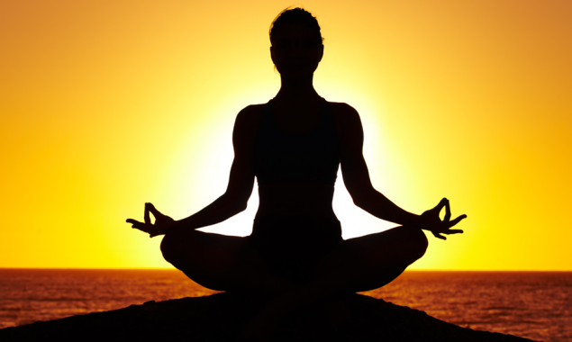 Alia Bhatt and Kareena Kapoor’s trainer reveals yoga asanas to reduce bloating