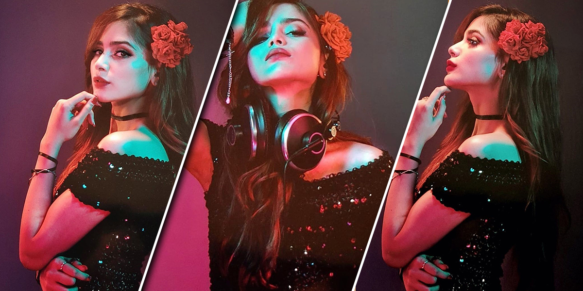 Aima Baig Looks Ravishing In Black Dress