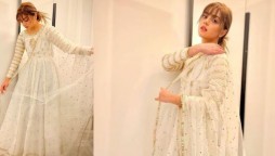 Alizeh Shah leaves fans spellbound with her gorgeous desi look