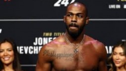 Jon Jones displays off bulked up 240 lbs build ahead of UFC