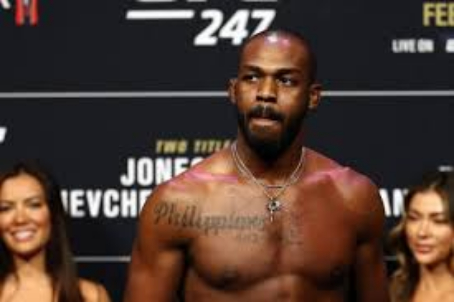 Jon Jones displays off bulked up 240 lbs build ahead of UFC