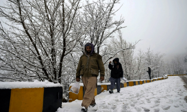 Met office predicts Rain and snowfall in upper areas