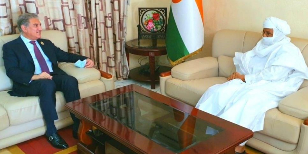 Qureshi meets Niger PM