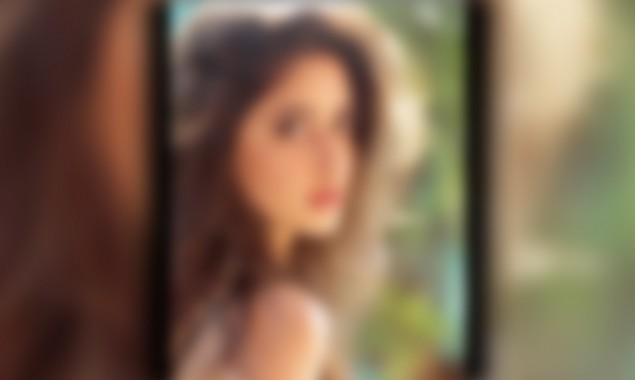 Sajal Aly shares new picture, fans pour love