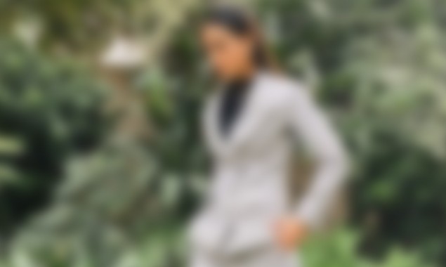 Iqra Aziz looks bossy in latest photos