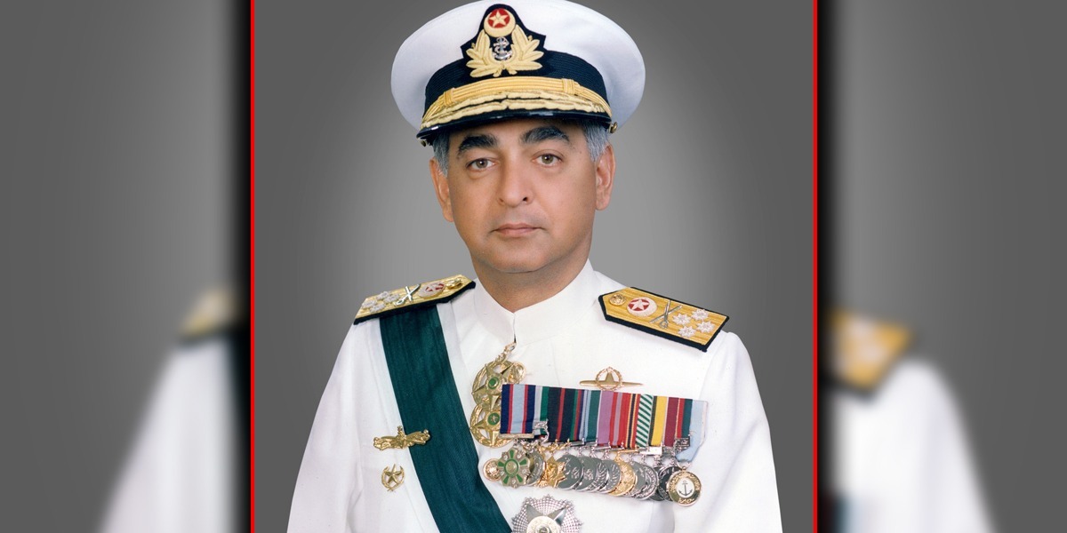 Former Naval Chief Admiral (Retd) Fasih Bukhari Laid To Rest With Military Honors