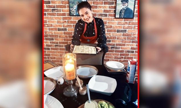 Zara Noor Abbas Shows Off Her Cooking Skills