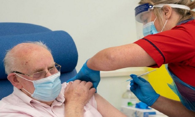 Covid vaccine ‘very likely’ to protect against new variant