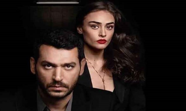 Esra Bilgic and Murat Yıldırım look charming together, see photos