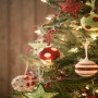 Christmas 2020: Celebrities decorate Xmas tree