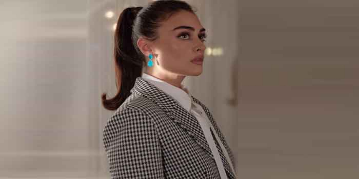 Esra Bilgic new photo