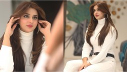 Jannat Mirza all white outfit