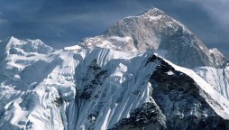 Mount Everest grows by around a metre to new height