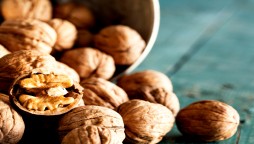 Eat Walnuts to control your blood pressure