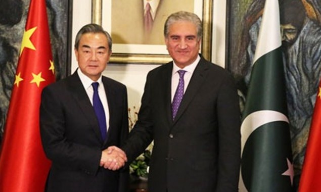 FM Qureshi discuss bilateral ties, peace process with Chinese counterpart