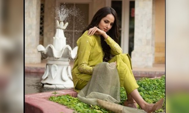 Nimra Khan Steals The Limelight In Olive Green Ethnic Dress