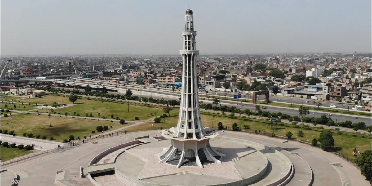 JUIF members enter Minar-e-Pakistan