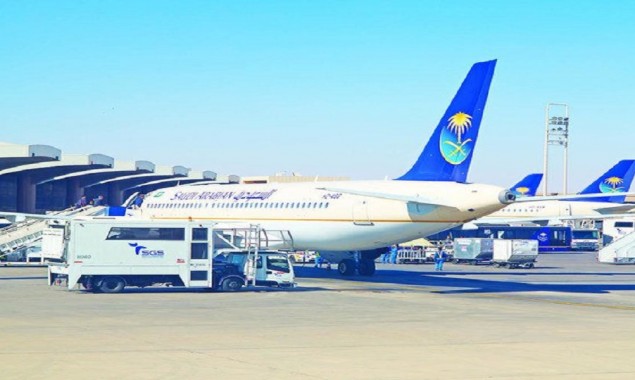 Saudi Arabia resumes international flights after ban
