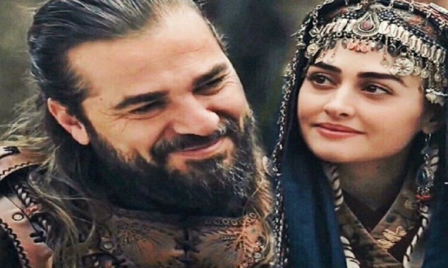 Esra Bilgic, Engin Altan follow each other on Instagram