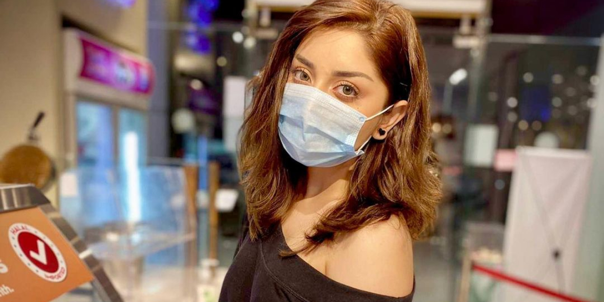 Alizeh Shah off shoulder