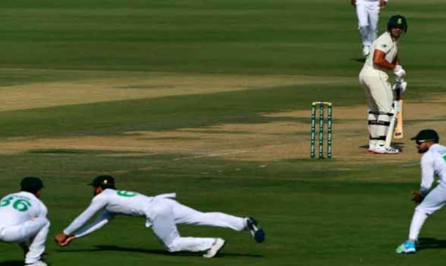 Pak vs SA: Imran Butt Takes Unbelievable Diving Catch on Debut