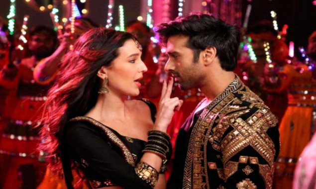 Salman Khan & Katrina Kaif give Isabelle Kaif good wishes for her debut