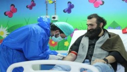 Ertuğrul’s Celal Al donates blood in Pakistan for child patients