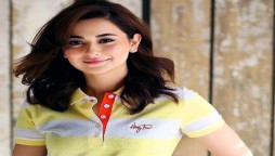 Hania Amir happy color