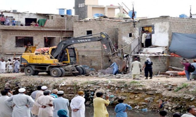 Anti-Encroachment drive continue at Karachi Mehmoodabad Nullah