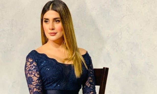 Netizens bash Kubra Khan for gaining extra pounds