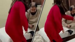 Hareem Shah Slaps Mufti Qavi For Being A “Pervert”; video goes viral