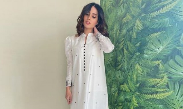 Iqra Aziz will make your jaws drop as she slays in all-white attire