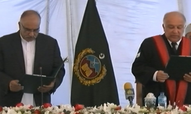 Justice Qaiser Rashid takes oath as Peshawar High Court Chief Justice