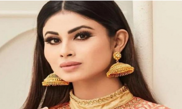 India’s Stock Exchange shared bold photos of Mouni Roy on Twitter